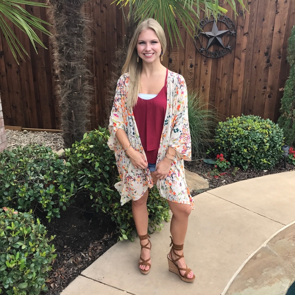 Izzy & Lola floral Kimono